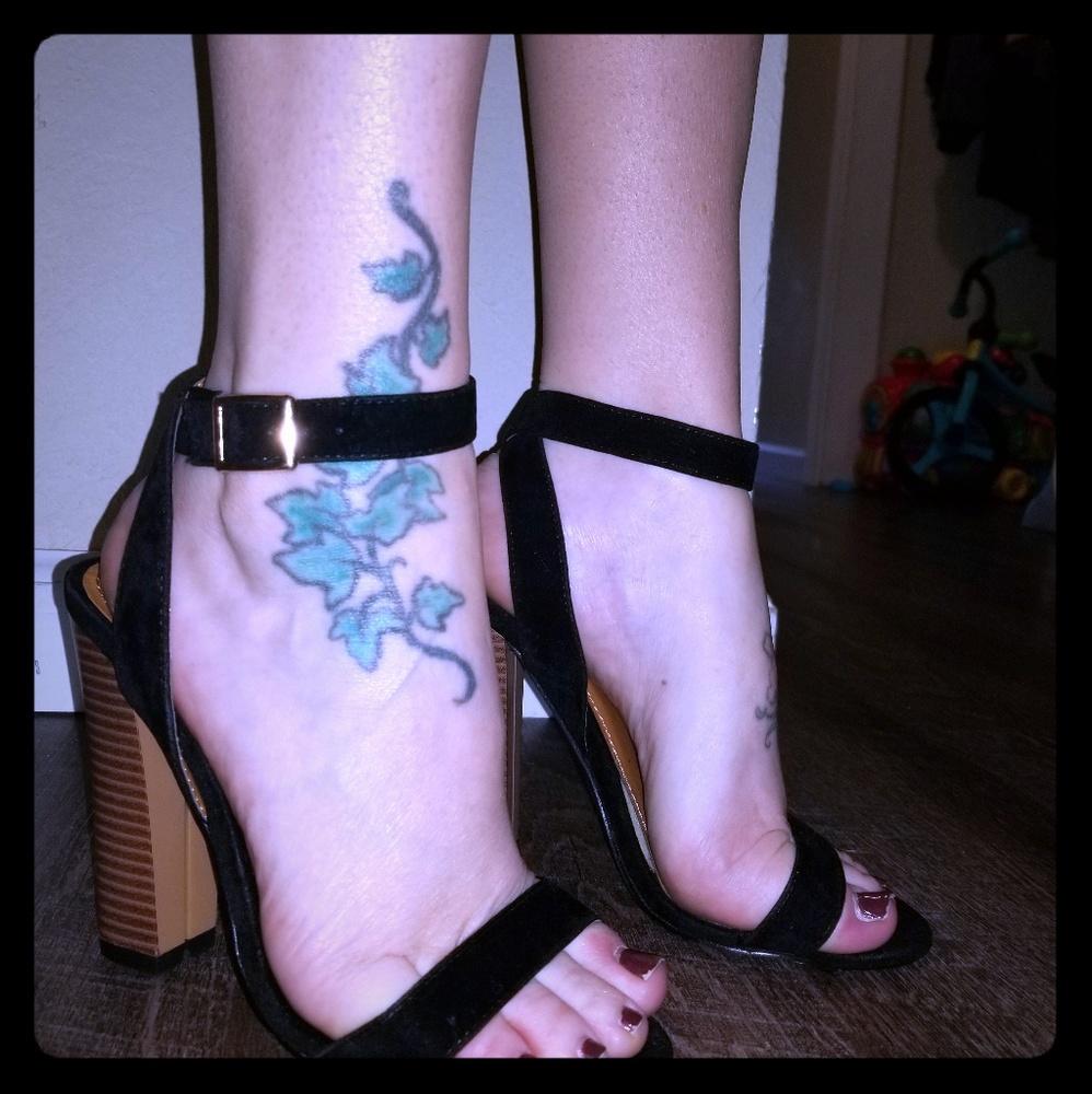Strappy heals